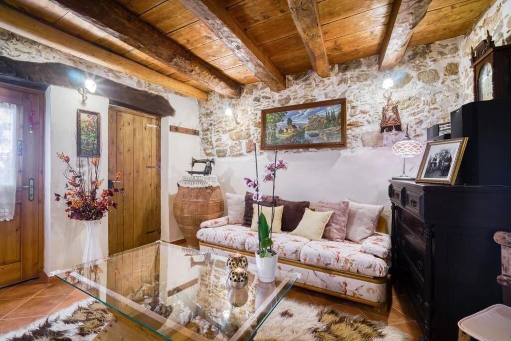 Traditional Cretan Stone House In The Center Of Crete Litos ภายนอก รูปภาพ