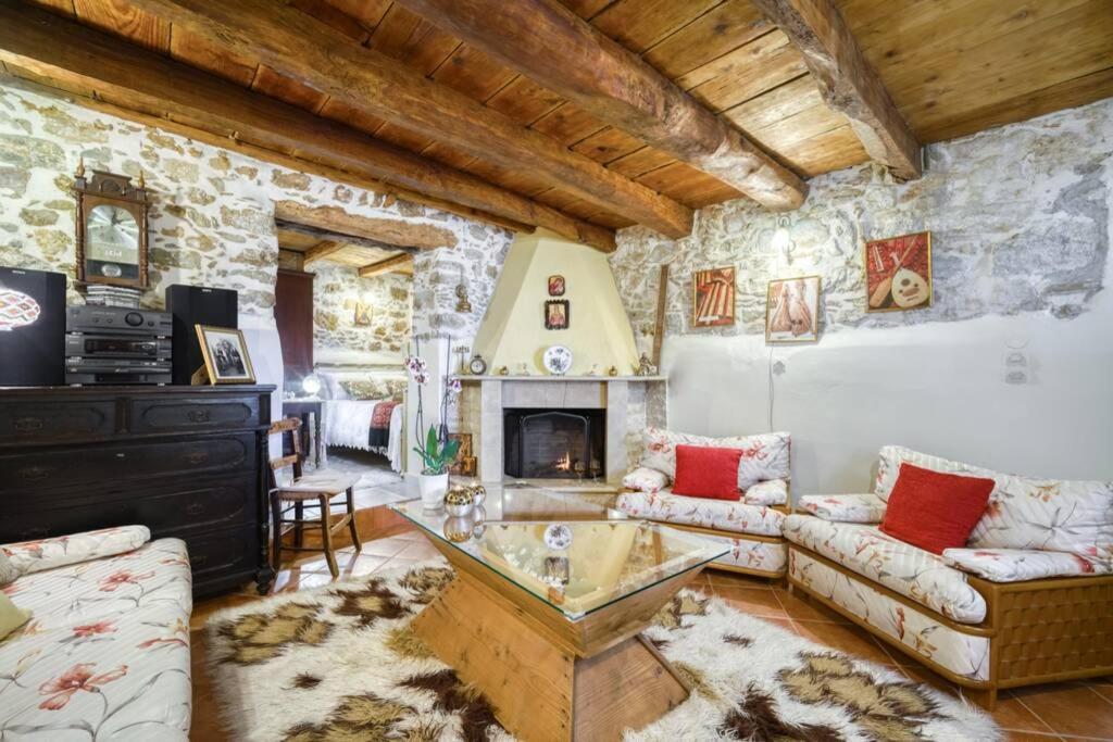 Traditional Cretan Stone House In The Center Of Crete Litos ภายนอก รูปภาพ