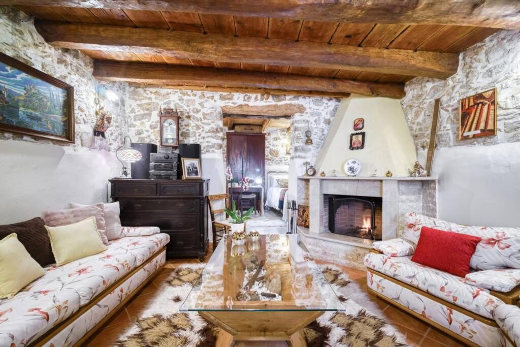 Traditional Cretan Stone House In The Center Of Crete Litos ภายนอก รูปภาพ